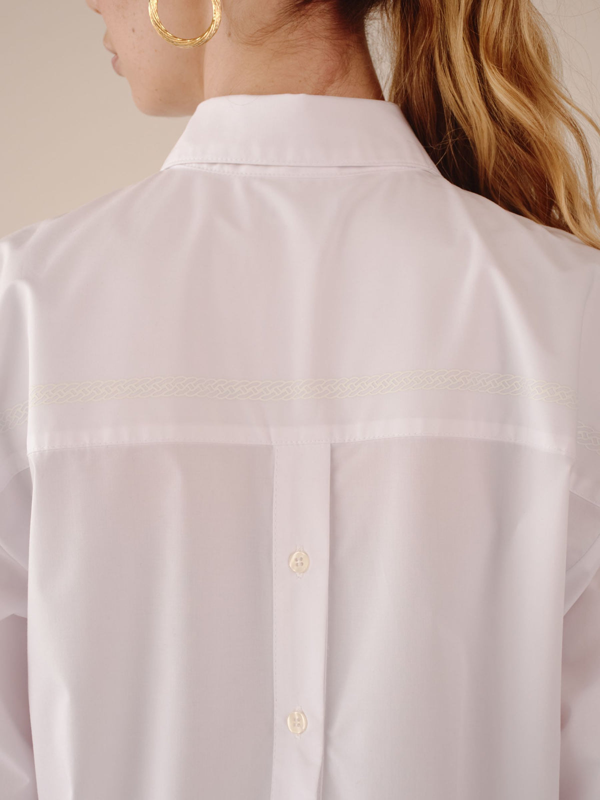 glow camisa abertura espalda