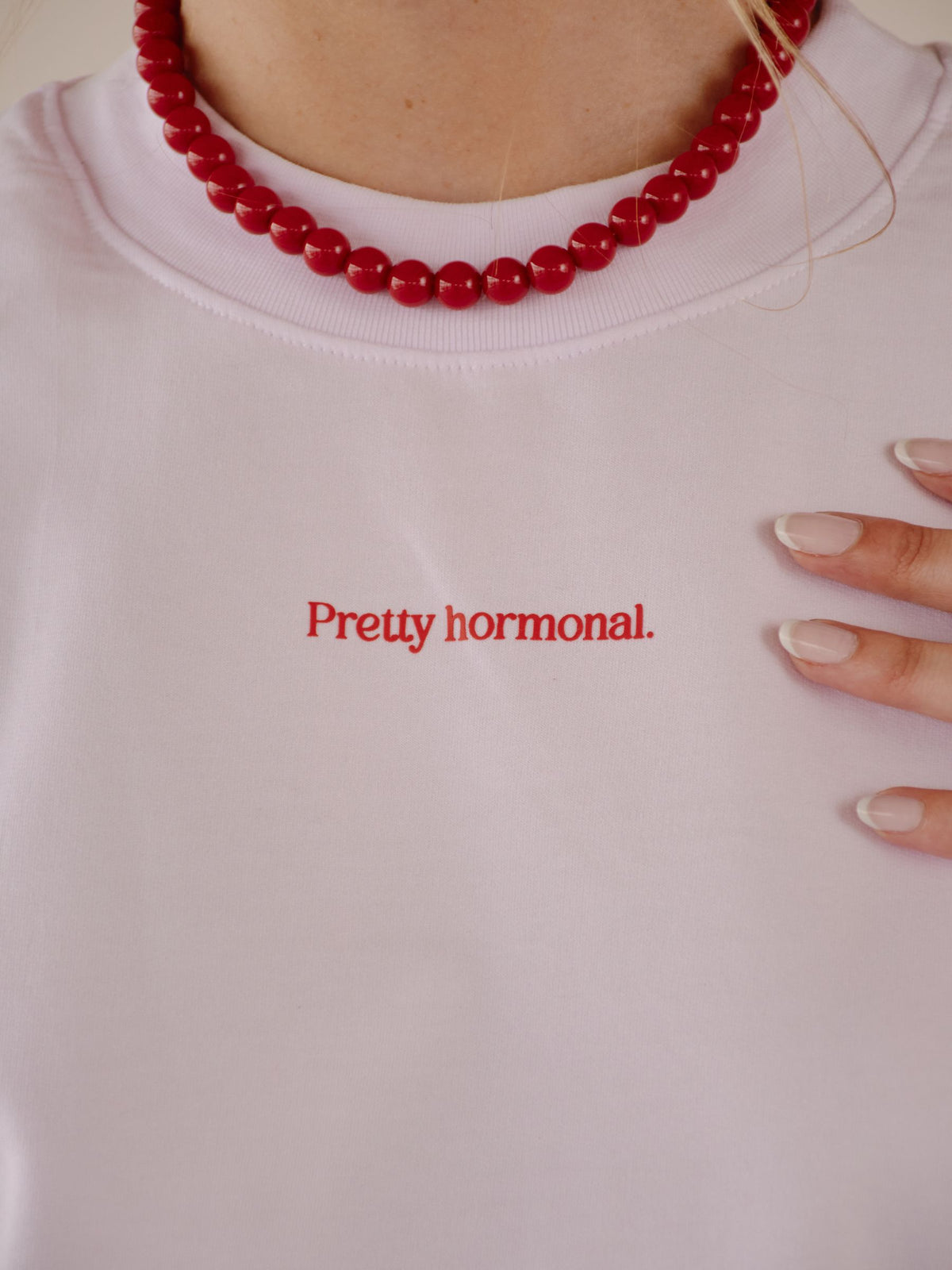 soften camiseta "pretty hormonal"