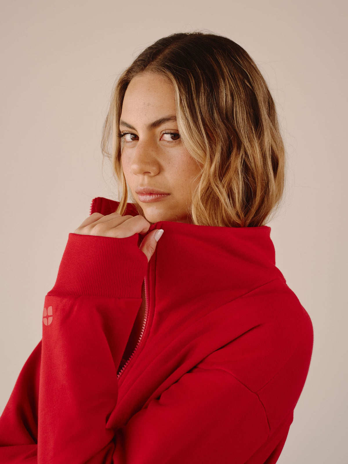 the rest hoodie-cherry